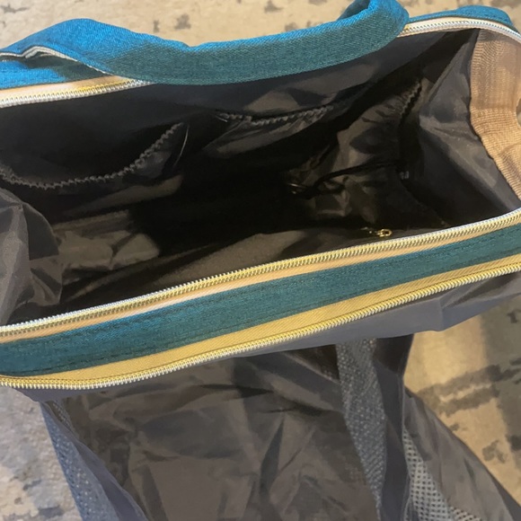 Amazing expandable Diaper bag - Picture 5 of 7